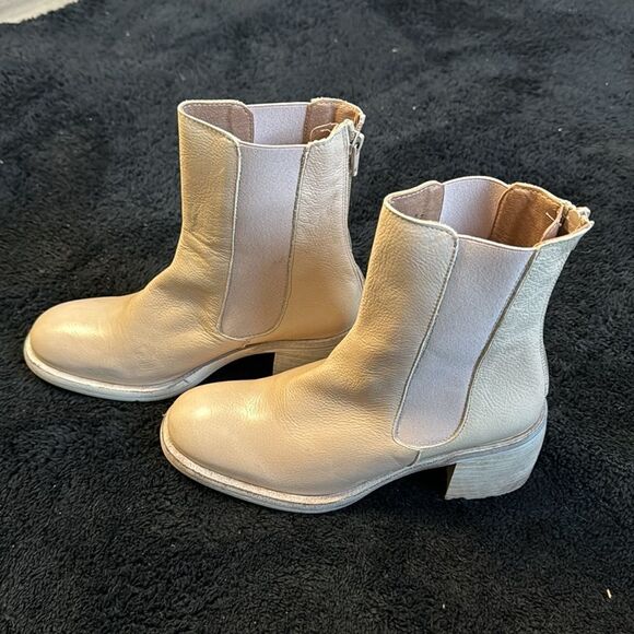 Free People Essential Chelsea Boots – Cream/Pink – Size 7.5 – NWOB - Picture 5 of 7